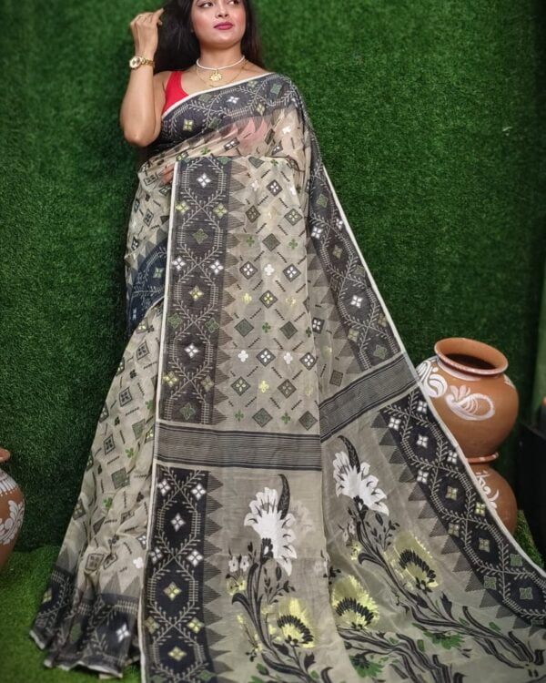 Grey Soft Dhakai Jamdani Saree e1722240800293