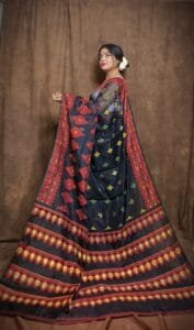 Exclusive Black Dhakai Jamdani Sari - Image 3