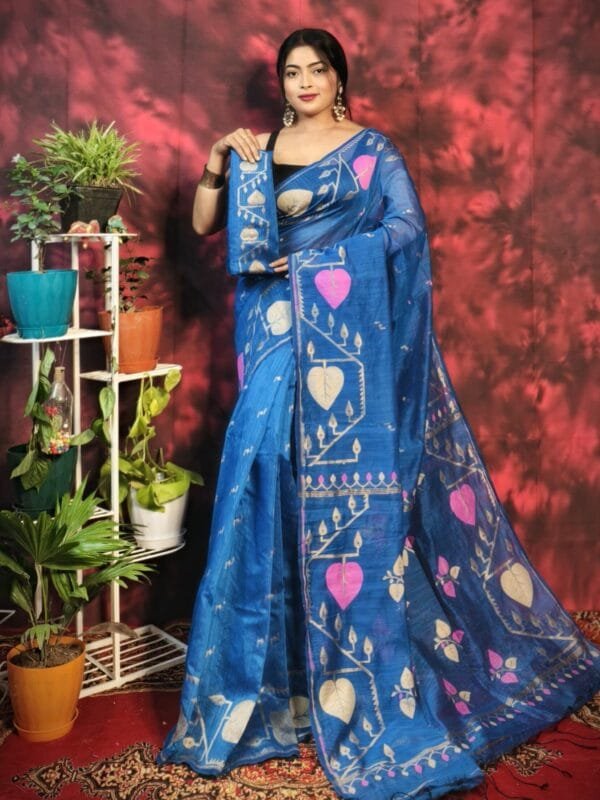 Pan Pata Soft Fun Blue Handloom Sari With Blouse Piece