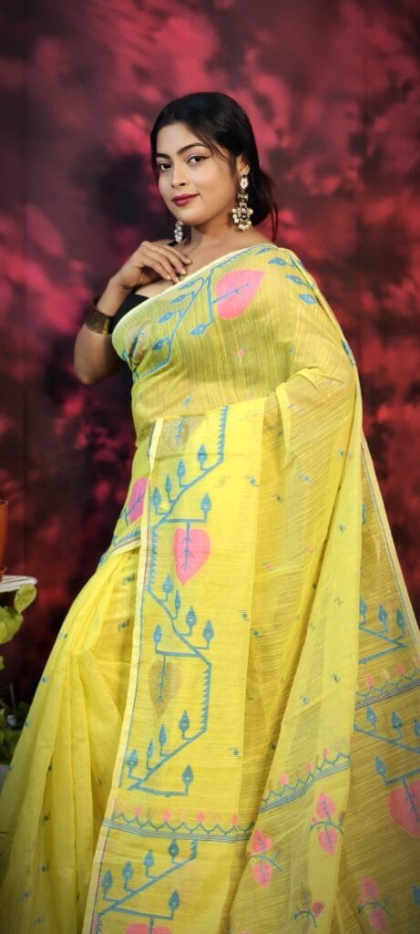 Pan Pata Soft Light Gold Handloom Sari With Blouse Piece