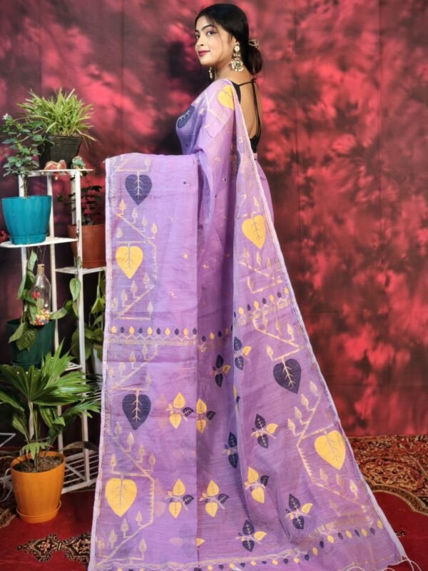 Pan Pata Soft Light Violet Handloom Sari With Blouse Piece