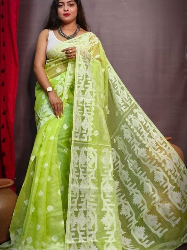 Excluclosive Banana Leve Borfi Design Jamdani Saree