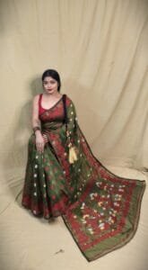 Green Soft Lota Jamdani Sari - Image 3