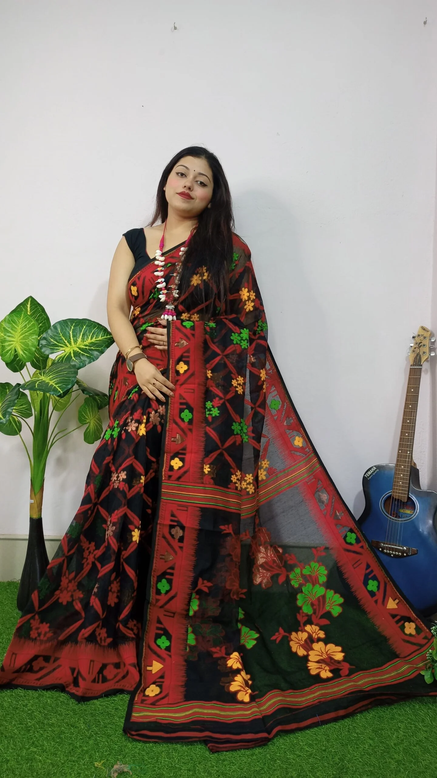 Dark Lota Cross Dhakai Jamdani Sari 2 Dark Lota Cross Dhakai Jamdani Sari - Image 2