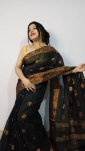 Black Soft Pata Handloom Sari With Blouse Piece