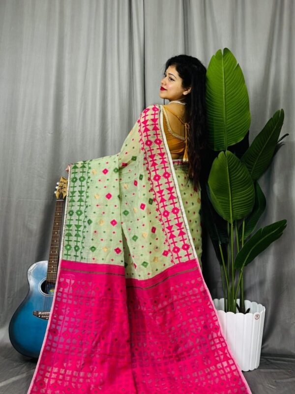 Cream Soft Ganga Jamuna Jamdani Sari With Blouse Piece