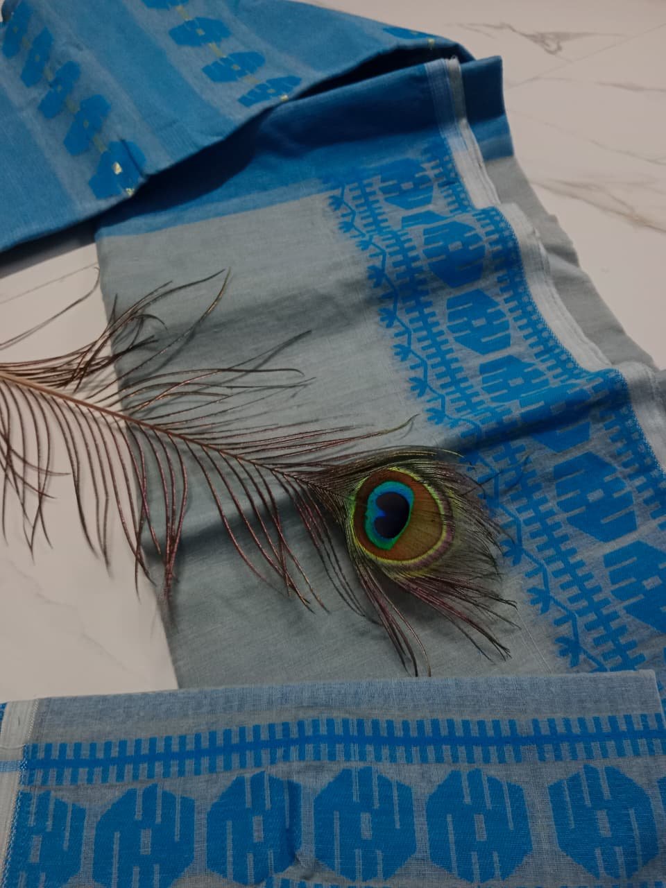 Grey Soft Buti Jamdani Sari With Blouse Piece