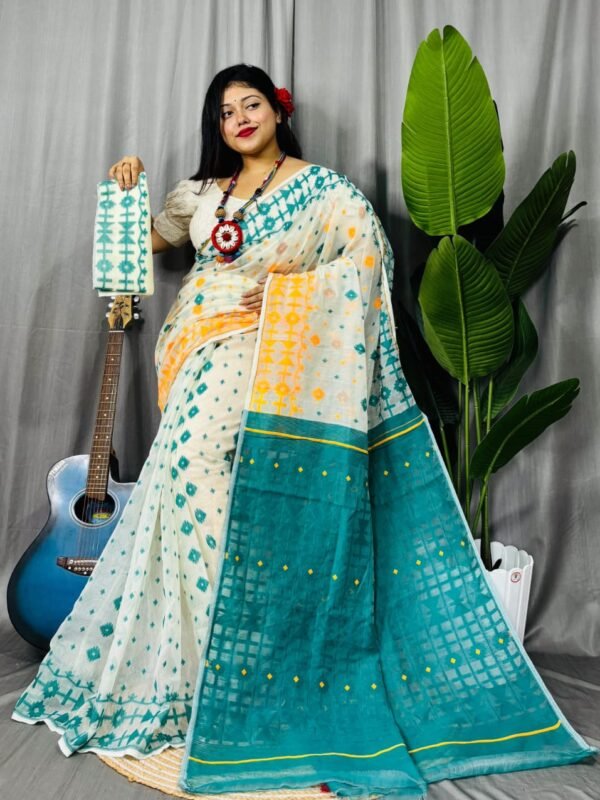 Off White Soft Ganga Jamuna Jamdani Sari With Blouse Piece