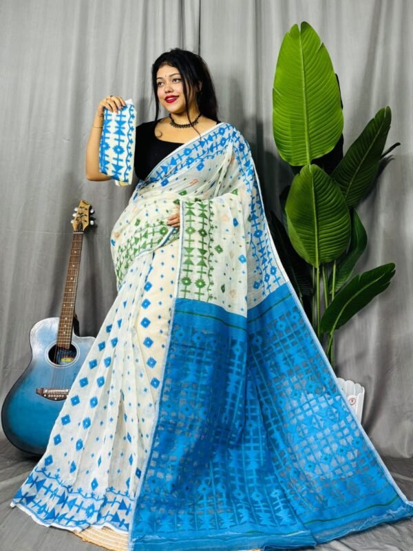 White Soft Ganga Jamuna Jamdani Sari With Blouse Piece