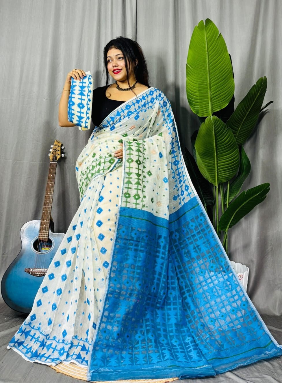 White Soft Ganga Jamuna Jamdani Sari With Blouse Piece White Soft Ganga Jamuna Jamdani Sari With Blouse Piece