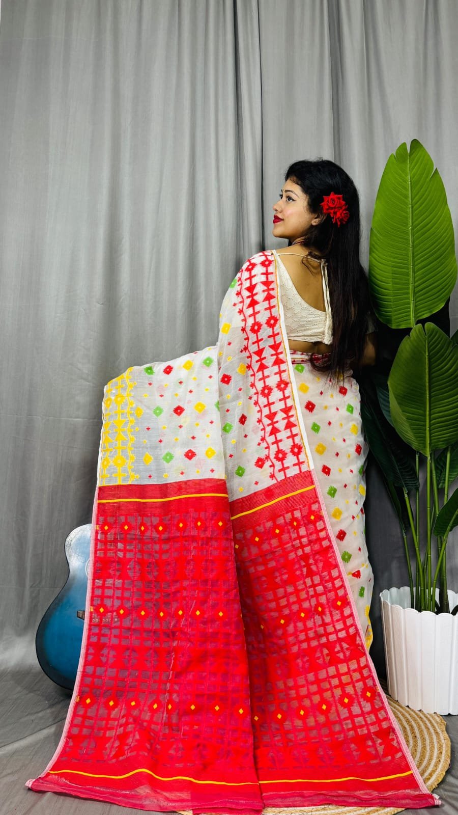 White Soft Ganga Jamuna Jamdani Sari With Blouse Piece 3 White Soft Ganga Jamuna Jamdani Sari With Blouse Piece