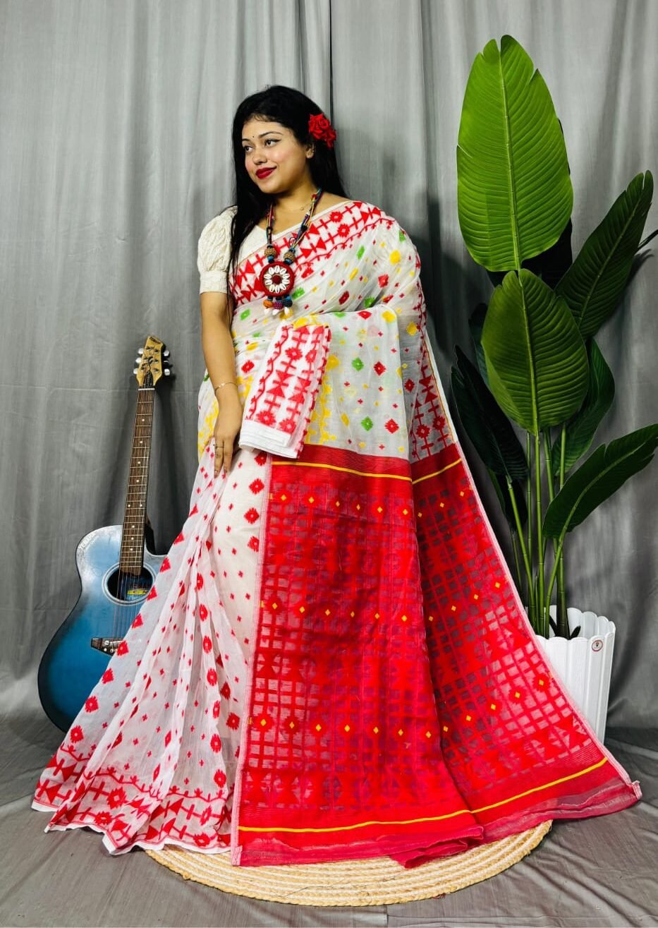 White Soft Ganga Jamuna Jamdani Sari With Blouse Piece 1 White Soft Ganga Jamuna Jamdani Sari With Blouse Piece