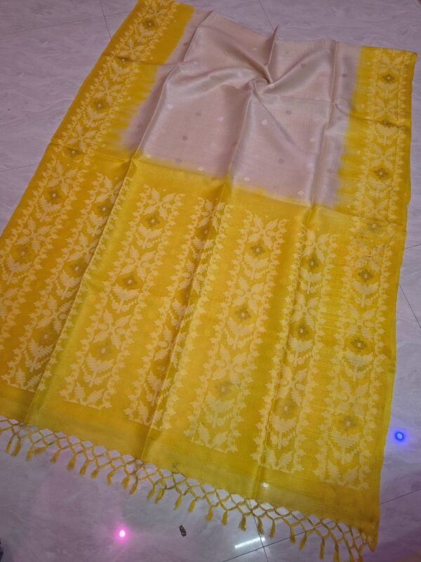 Cream Pure Gachi Tussar By Gachi Tussar Handloom Jamdani Sari With Blouse Piece