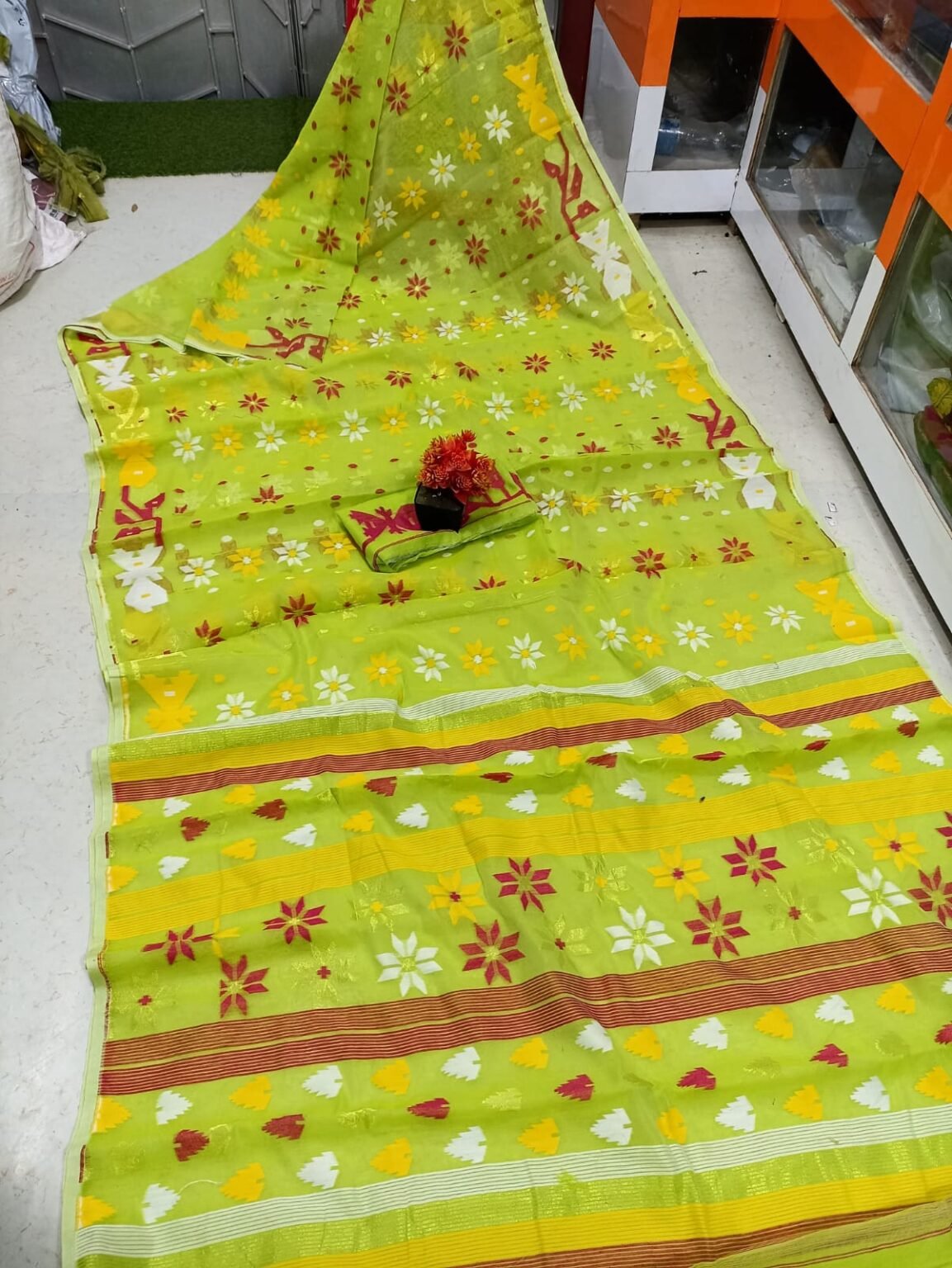 Nayan Tara Avocado Green Soft Jamdani Saree With Blouse Piece