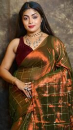 Exclusive Dual Tone Plain Tissue Sari With Chumki Work