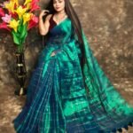 Exclusive Dual Tone Plain Tissue Sari With Chumki Work