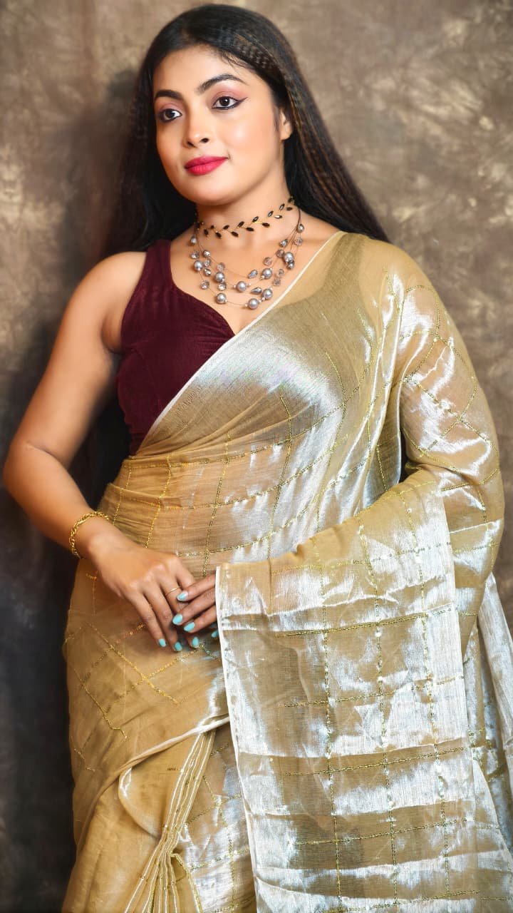 Exclusive Dual Tone Plain Tissue Sari With Chumki Work