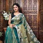 Exclusive Dual Tone Shiuli Tissue Sari With Blouse Piece