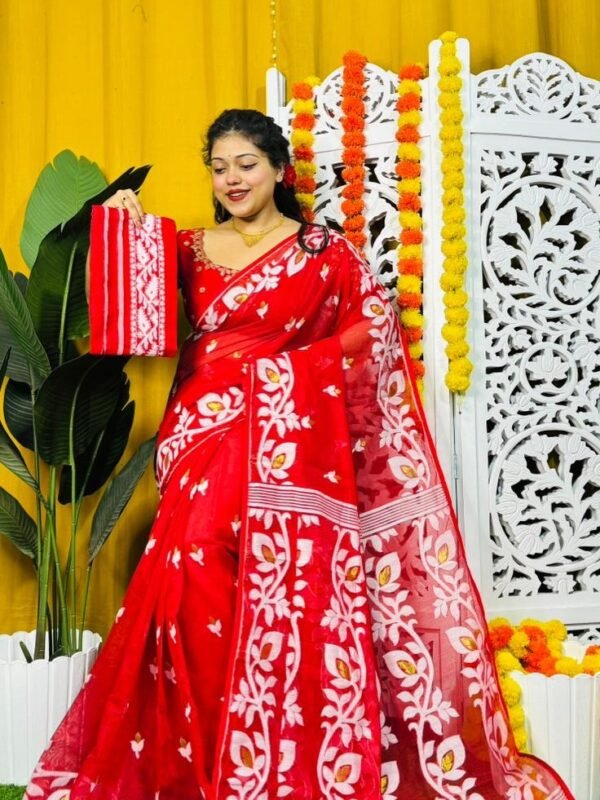 Loto Pata Soft Red Jamdani Sari