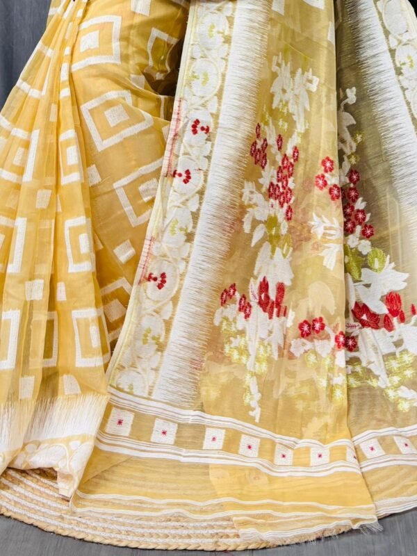 Shiuli Soft Deep Cream Jamdani Sari