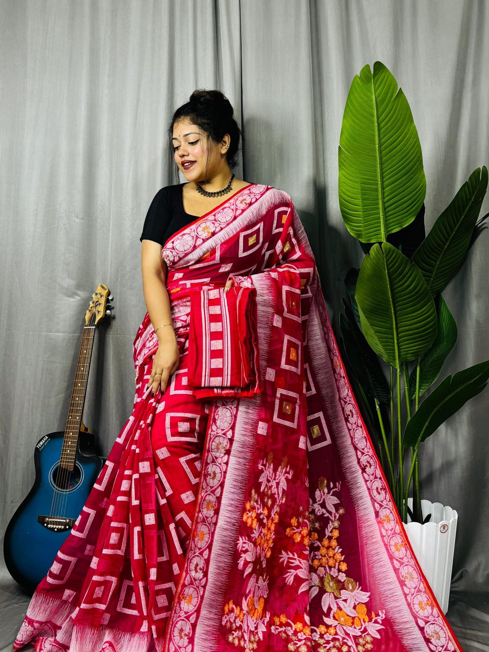 Shiuli Soft Red Jamdani Saree Shiuli Soft Red Jamdani Saree