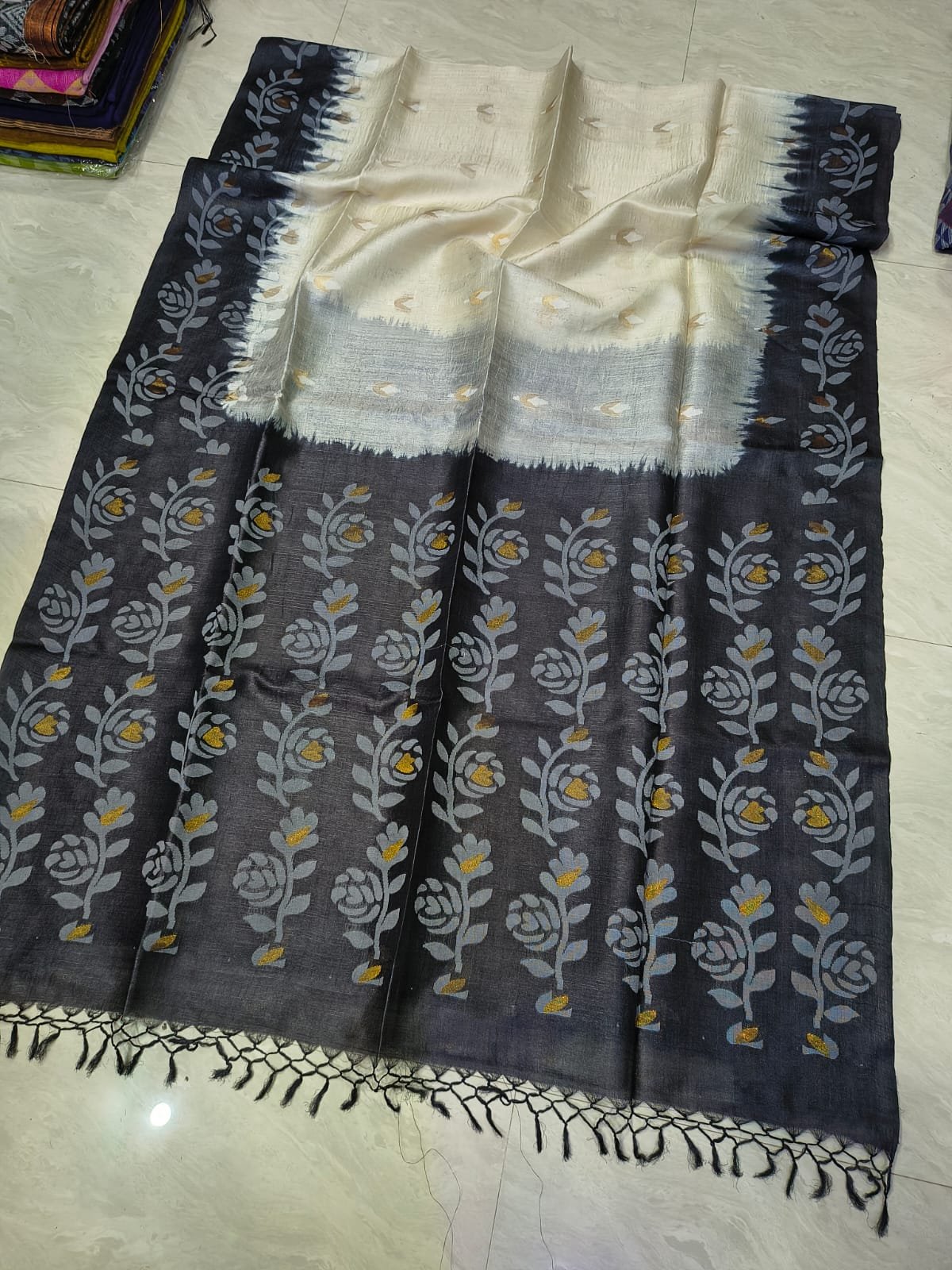 Cream Handloom Pure Gachi Tussar Dhakai Jamdani Saree with Blouse Piece