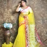 Buti Soft Muslin Jamdani Sari With Blouse Piece