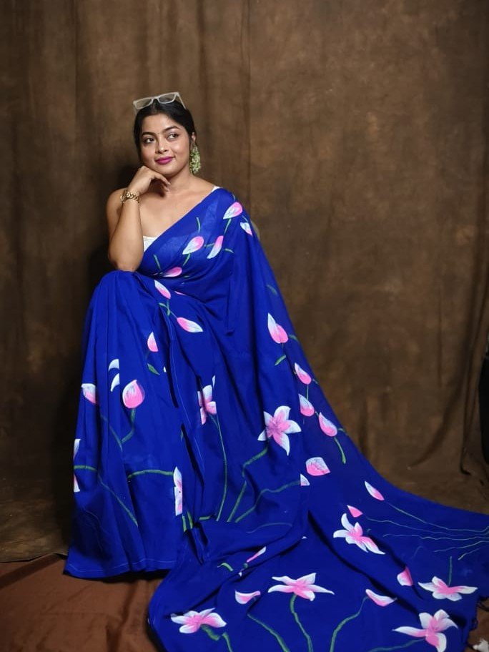 Blue Floral Design Mul Cotton Sari With Blouse Piece Blue Floral Design Mul Cotton Sari With Blouse Piece