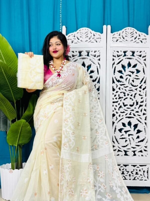 Cream Soft Bonolota Jamdani Sari Wiht Blouse Piece