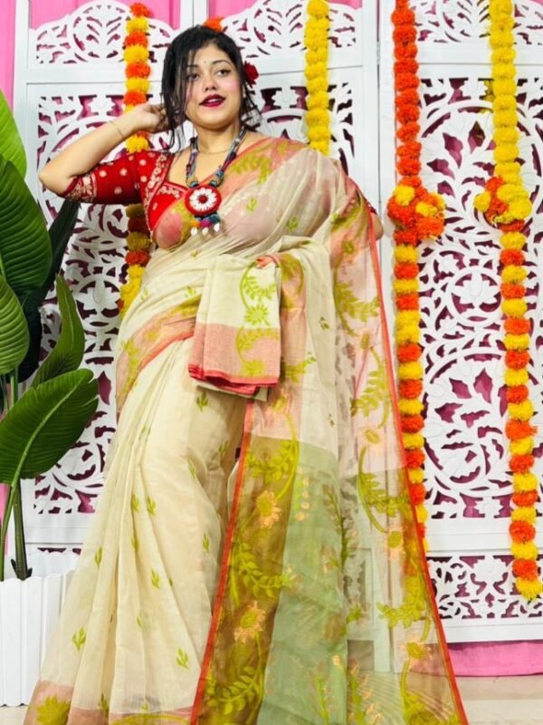 Cream Soft Lota Pata Jamdani Sari With Blouse Piece