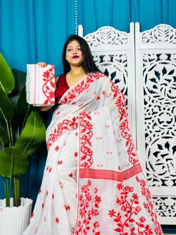 White Soft Bonolota Jamdani Sari Wiht Blouse Piece