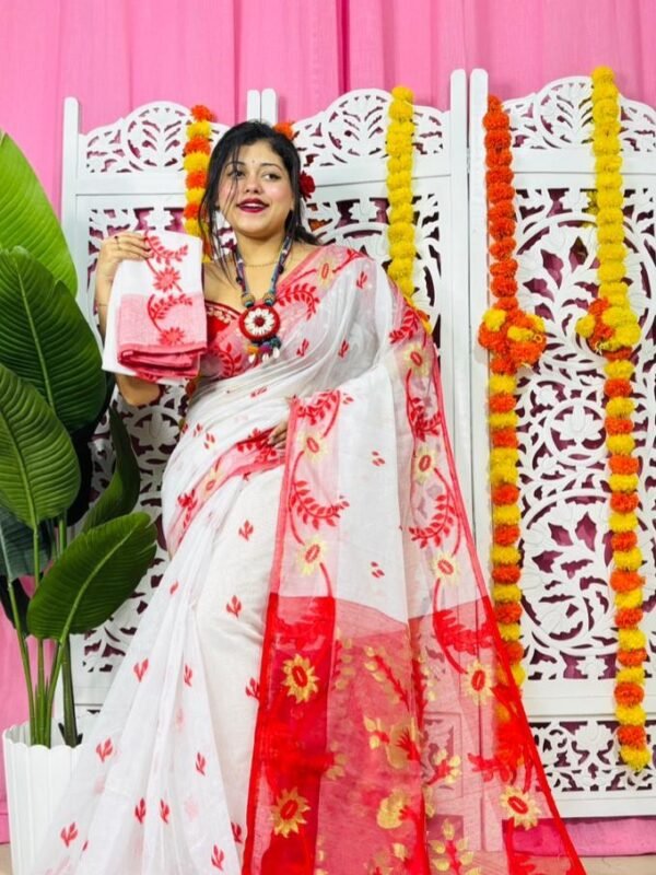 White Soft Lota Pata Jamdani Sari With Blouse Piece