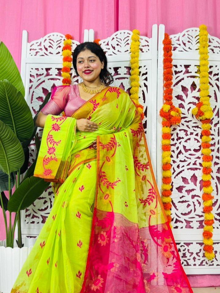 Yellowish Green Soft Lota Pata Jamdani Sari With Blouse Piece Yellowish Green Soft Lota Pata Jamdani Sari With Blouse Piece