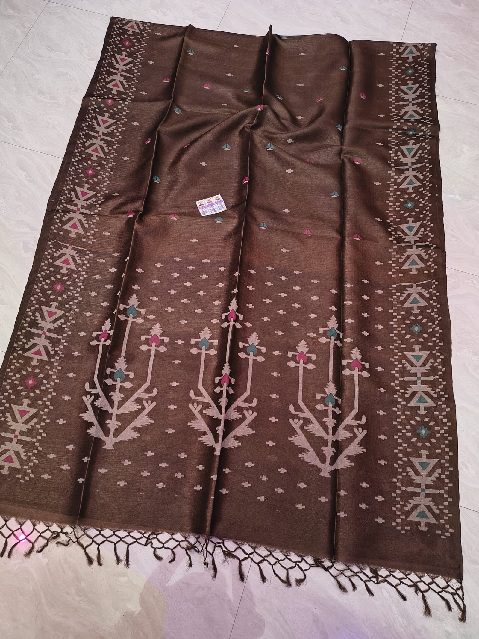 Pure Tussar By Tussar Handloom Sari With Blouse Piece - Coffee Pure Tussar By Tussar Handloom Sari With Blouse Piece - Coffee