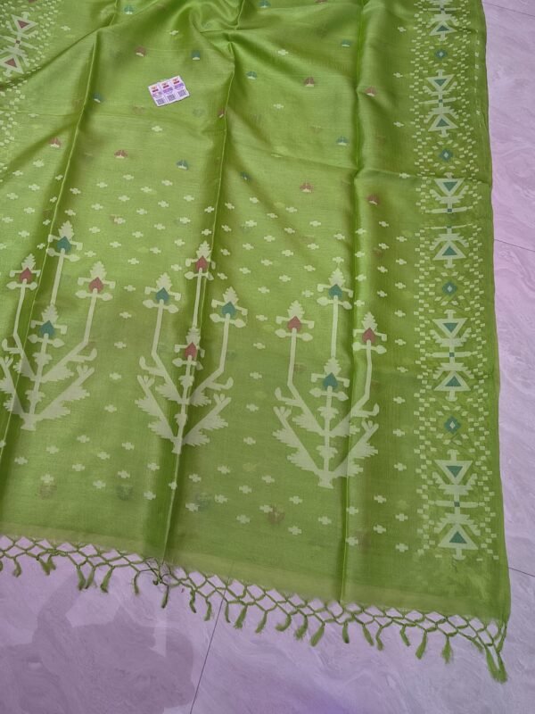Pure Tussar By Tussar Handloom Sari With Blouse Piece - Light Olive