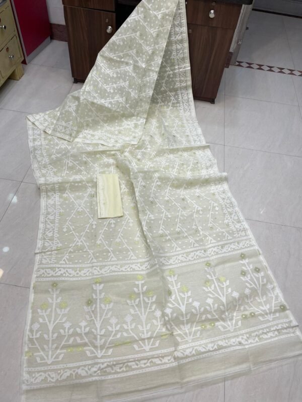 Shiuli Dhakai Jamdani Sari with Blouse Piece - Off White