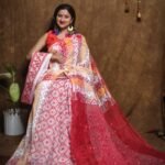 Hazar Buti Dhakai Jamdani Saree with Blouse Piece - Off White