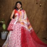 Hazar Buti Dhakai Jamdani Saree with Blouse Piece - White