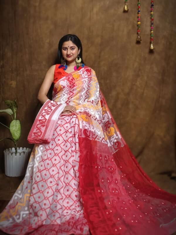Hazar Buti Dhakai Jamdani Saree with Blouse Piece - White
