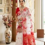 Sunflower Dhakai Jamdani Sari with Blouse Piece - White