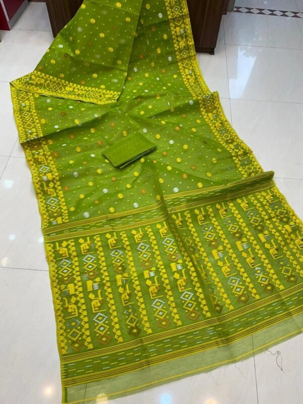 Patli Pallu Soft Dhakai Jamdani Sari with Blouse Piece - Avocado Green
