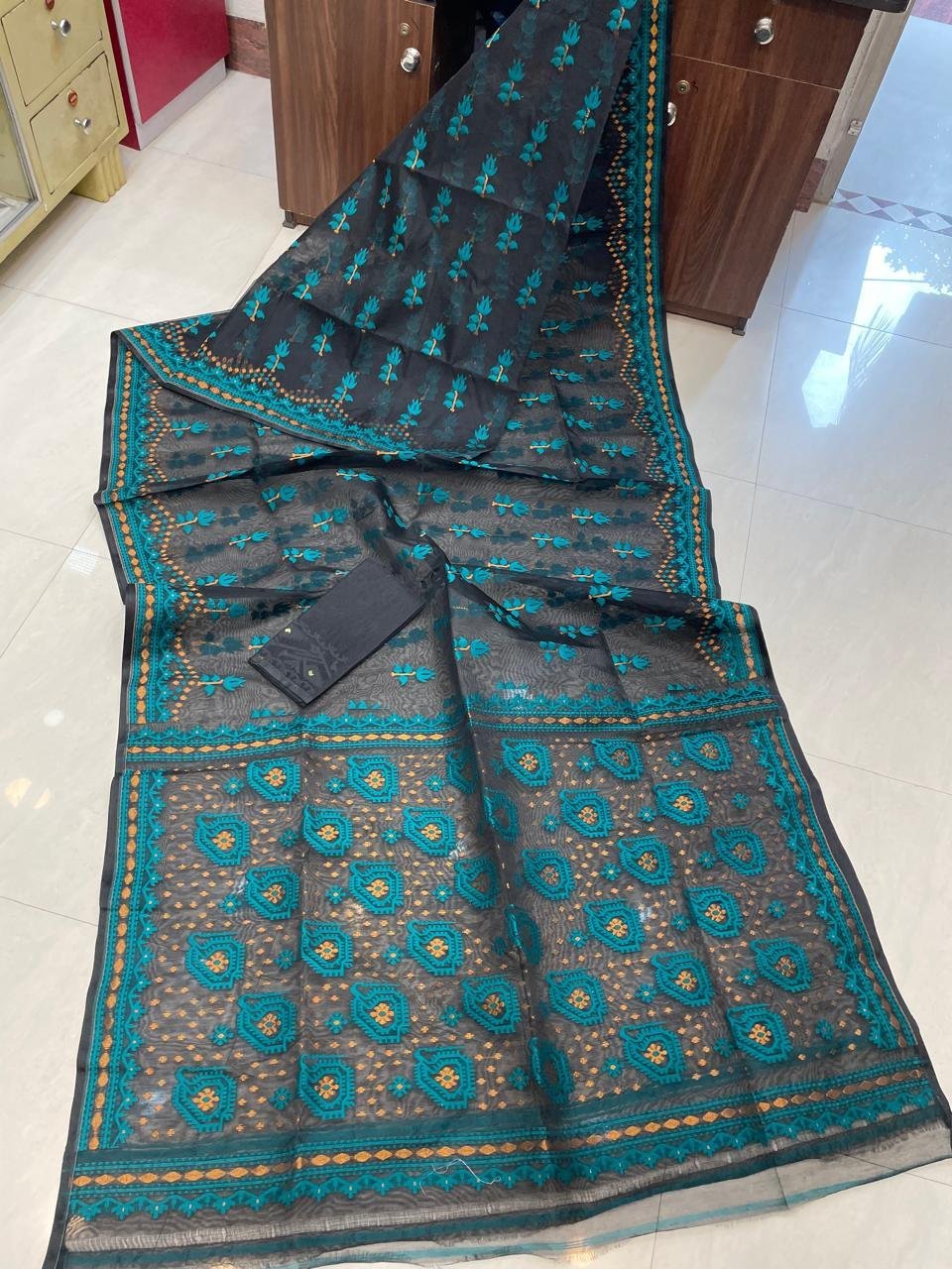 Pata Soft Dhakai Jamdani Sari with Blouse Piece - Davy Grey