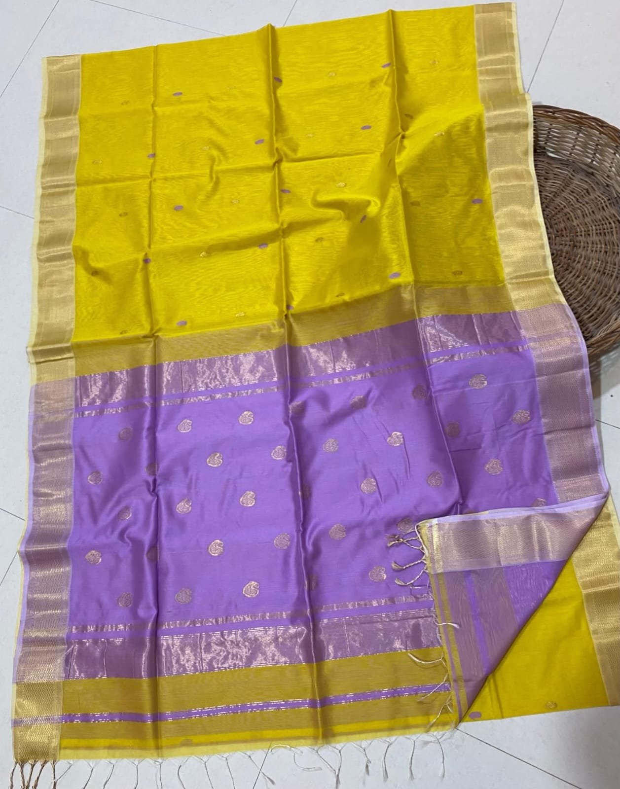 Maheshwari Design Handloom Jamdani Sari with Blouse Piece - Lemon Yellow