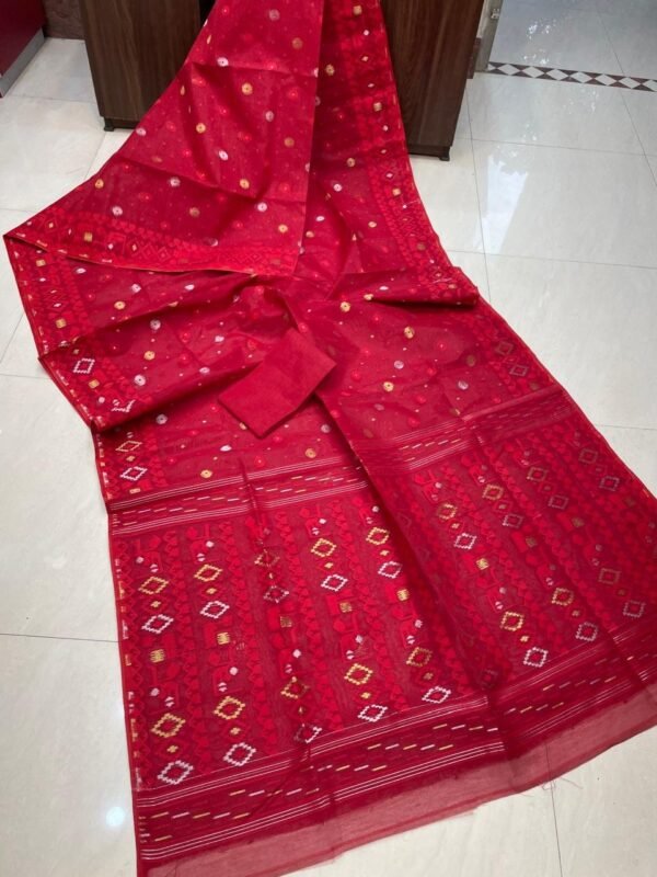 Patli Pallu Soft Dhakai Jamdani Sari with Blouse Piece - Pinkish Red