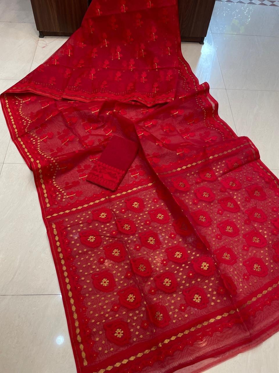 Pata Soft Dhakai Jamdani Sari with Blouse Piece - Red - Image 2