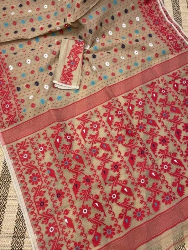 Shiuli Korat Soft Dhakai Jamdani Saree with Blouse Piece - Vanilla