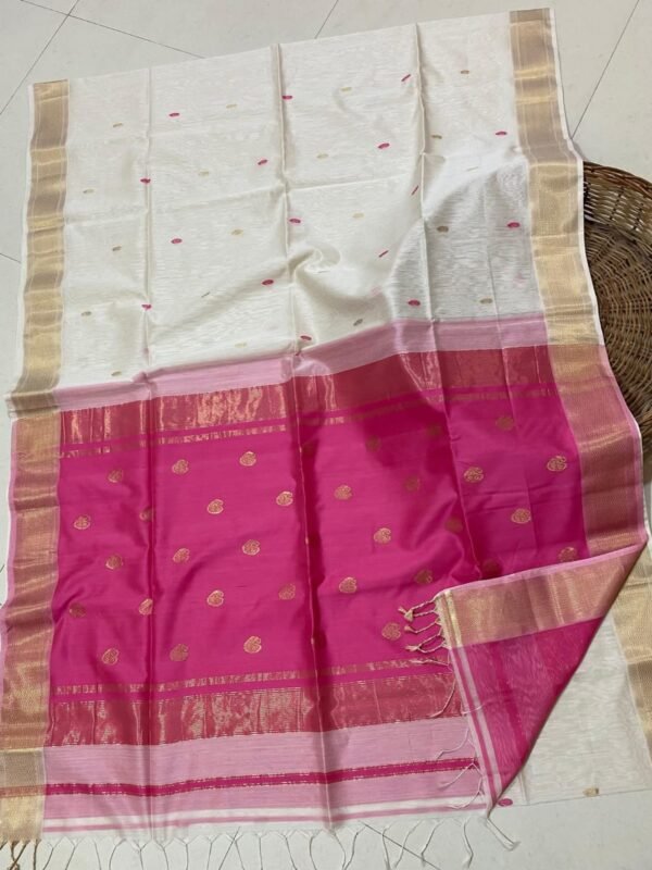 Maheshwari Design Handloom Jamdani Sari with Blouse Piece - White