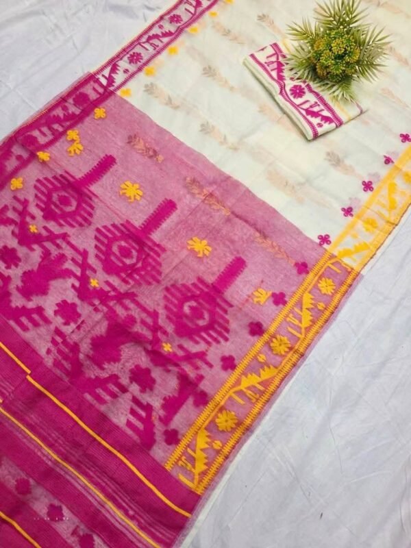 Shiuli Korat Soft Dhakai Jamdani Saree with Blouse Piece - Cream