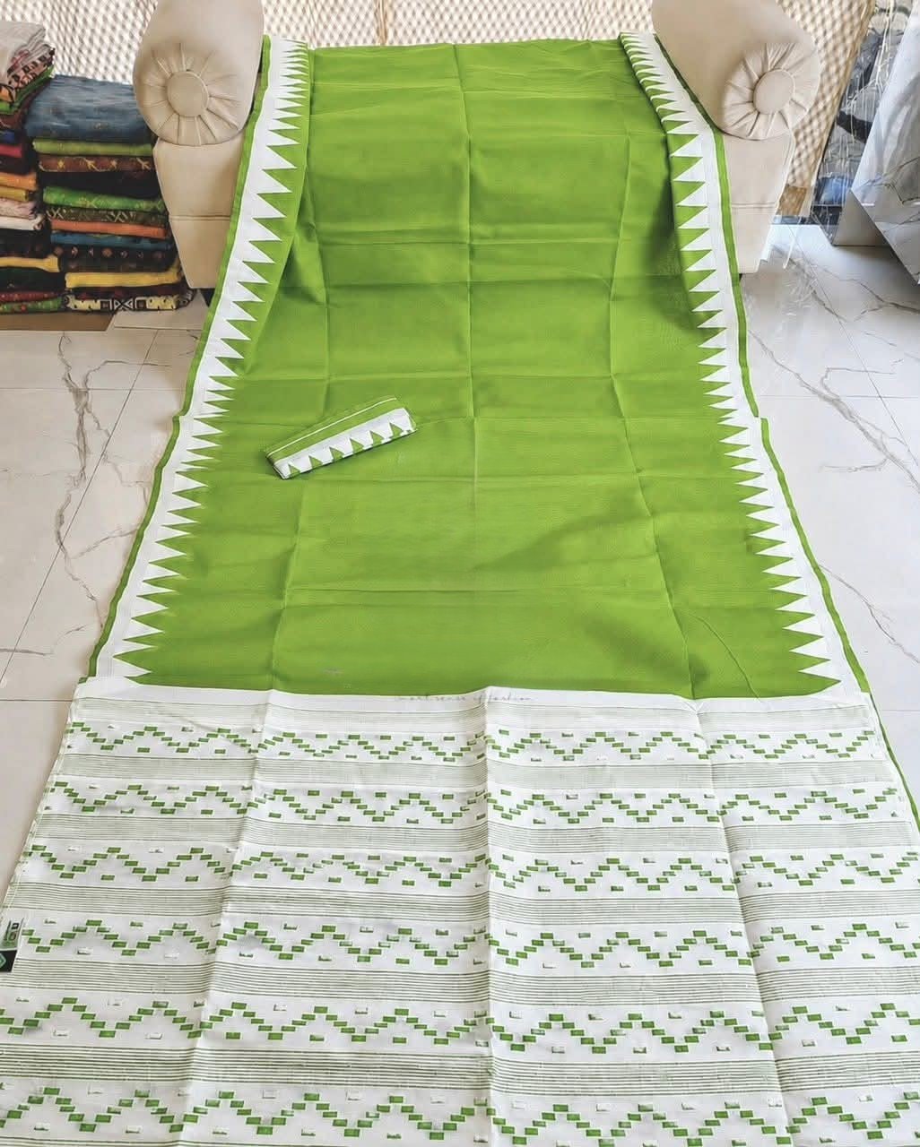 Body Plain Soft Dhakai Jamdani Saree with Blouse Piece - Dark Sea Green