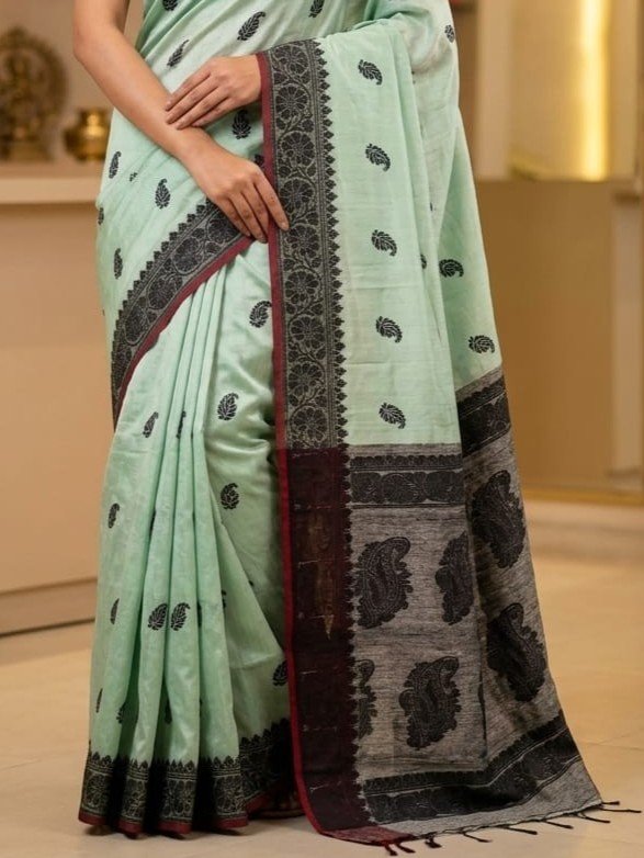 Nokshimala Design Soft Dhakai Jamdani Sari with Blouse Piece - Greeny Grey